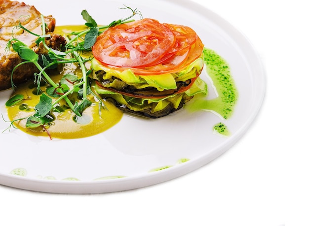 talerz z apetycznym daniem